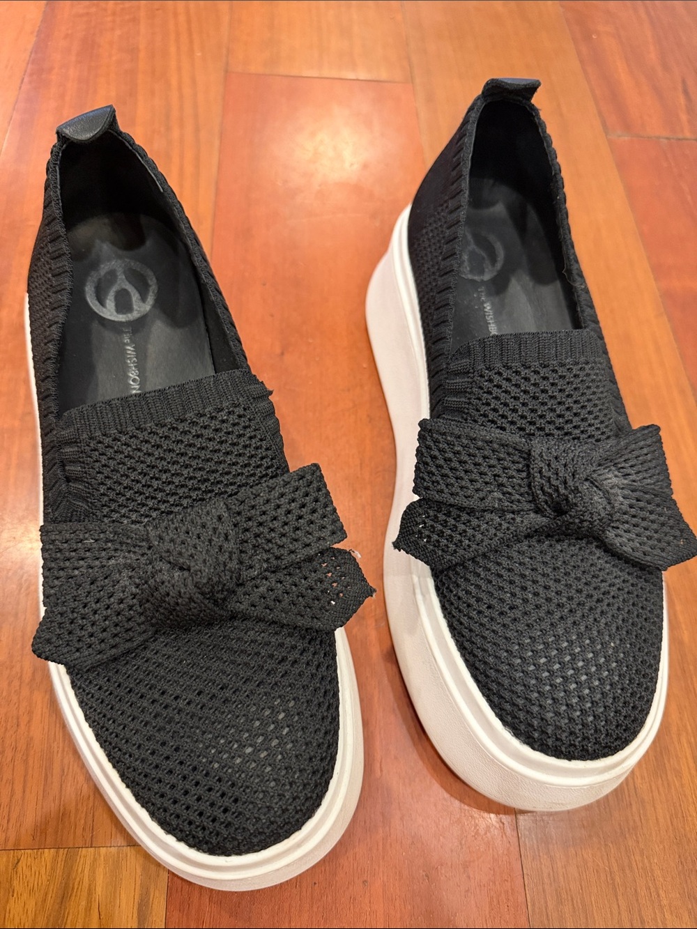 The Wishbone Collection, Black Bow Knit Slip-On Sneakers - Women's Sz 8